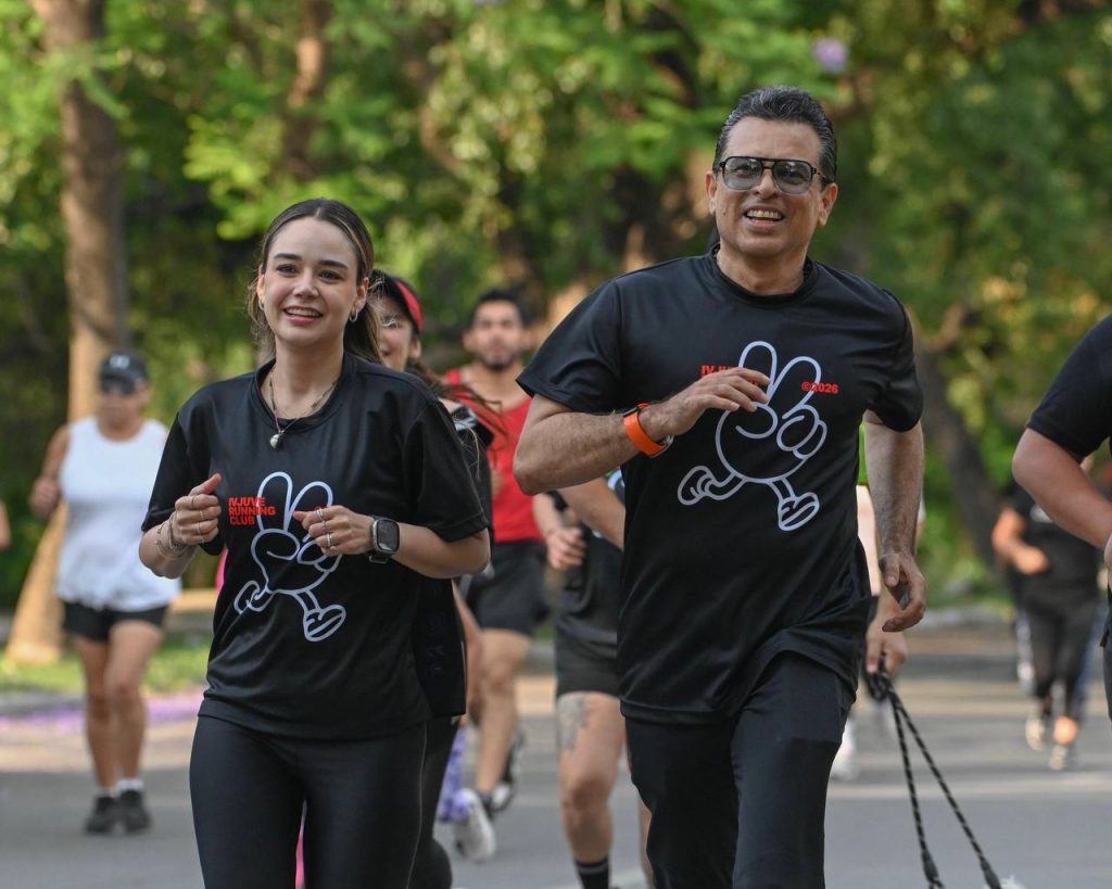Participan Lucy y Lalo en carrera con causa del IVJUVE