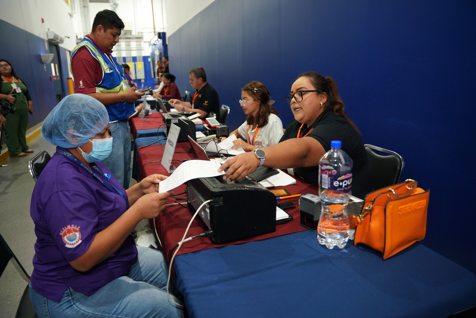 GOBIERNO MUNICIPAL ACERCA SERVICIOS Y TRÁMITES A EMPLEADOS DE MEDLINE ORADEL