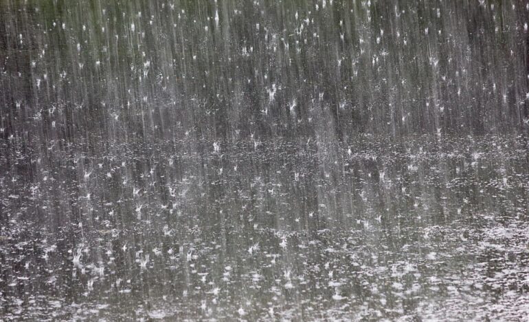 Lluvias fuertes y rachas de viento afectarán varias regiones del país; persiste onda de calor