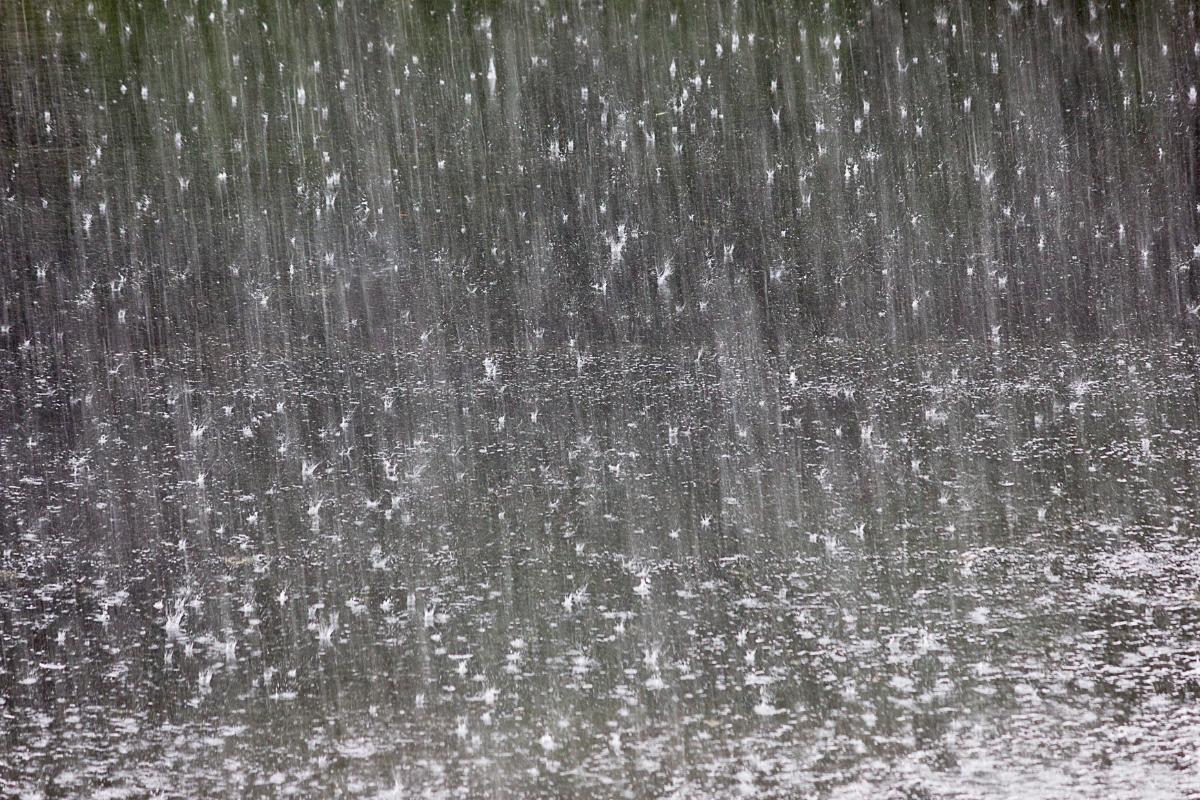 Lluvias fuertes y rachas de viento afectarán varias regiones del país; persiste onda de calor