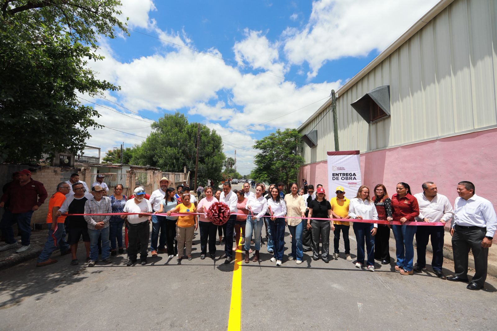 ENTREGA CARMEN LILIA CANTUROSAS OBRAS DE PAVIMENTACIÓN Y RECARPETEO EN CUATRO COLONIAS AL PONIENTE DE NUEVO LAREDO