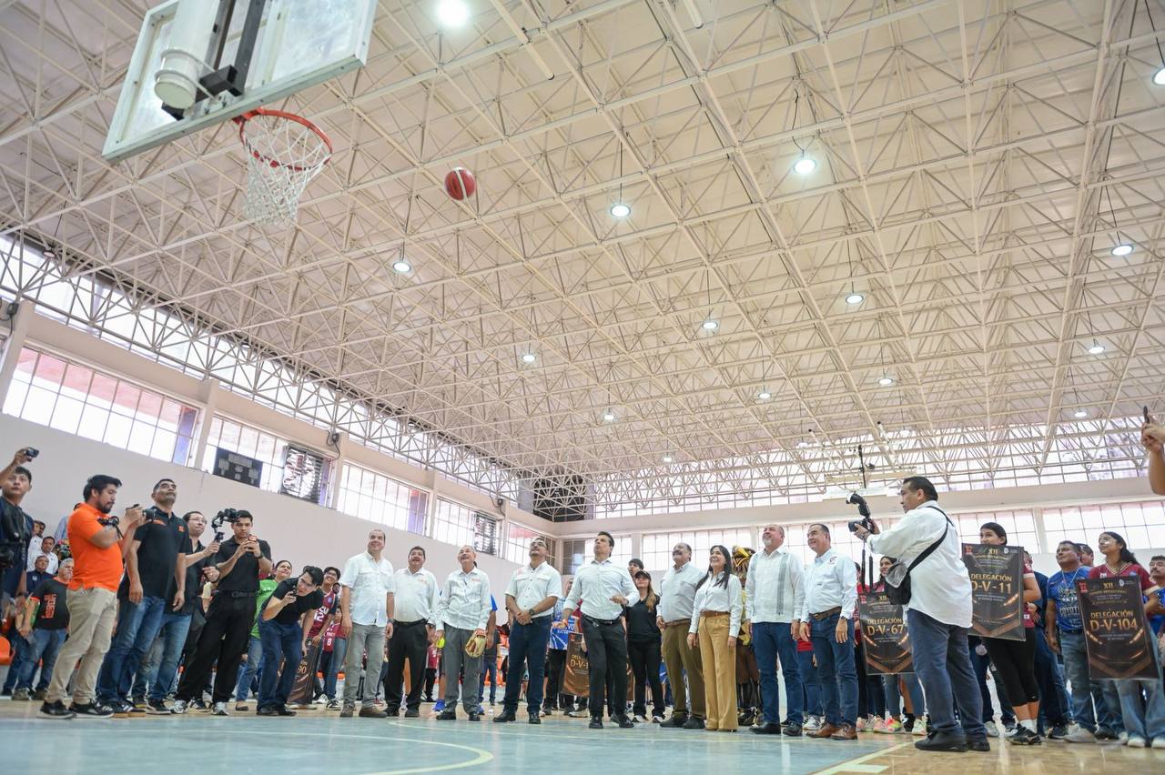 Inaugura alcalde Lalo Gattás evento nacional deportivo del SNTE.
