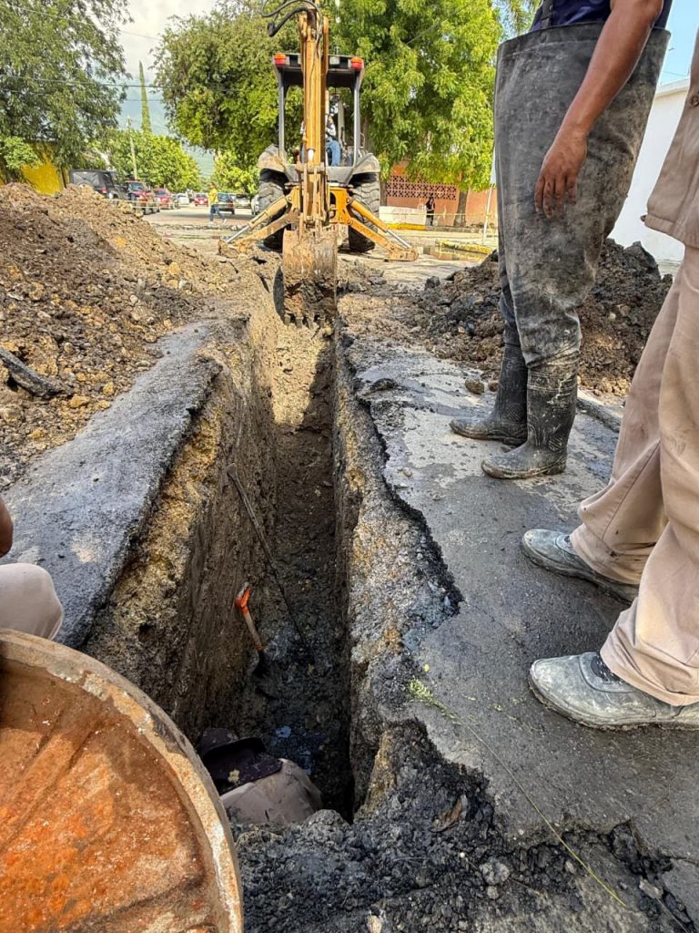 COMAPA Victoria rehabilita drenaje colapsado en la Col. Lázaro Cárdenas tras lluvias recientes