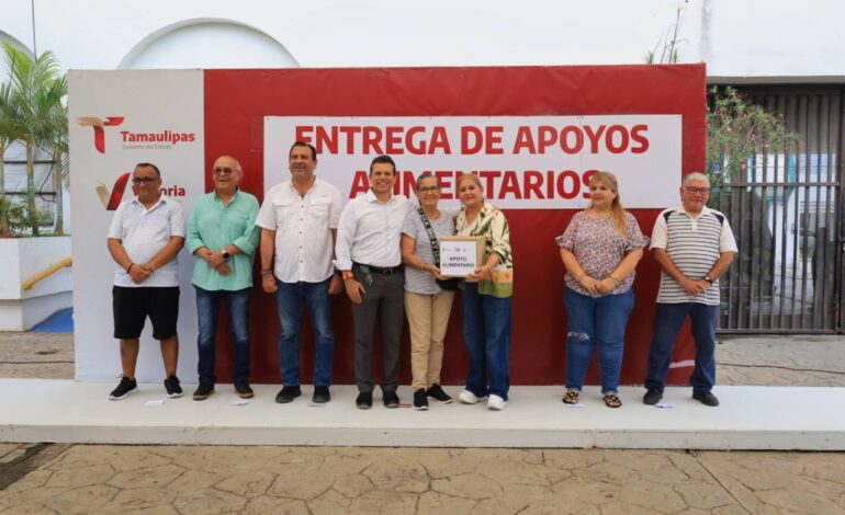 Entrega Lalo Gattás apoyo a beneficiarios del programa alimentario