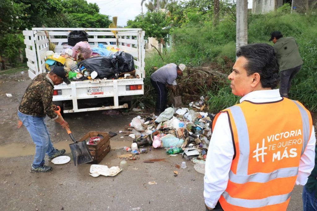 Recorre y supervisa alcalde Lalo Gattás operativo de limpieza en puntos de recolección de basura.
