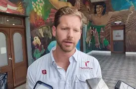 Derrame de hidrocarburo afecta embarcaciones; descartan mortandad de peces