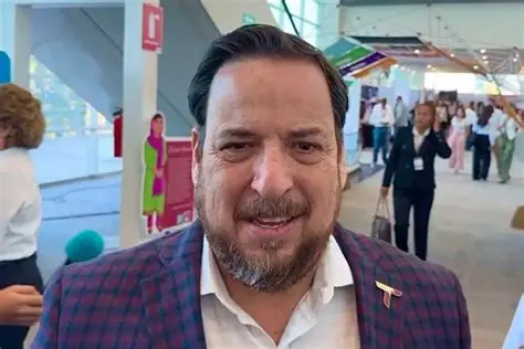 Advierte SET sanciones a escuelas por condicionar documentos escolares