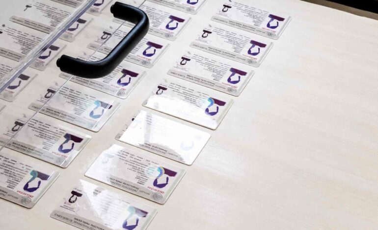 INE presenta nueva credencial con 25 medidas de seguridad e inclusión