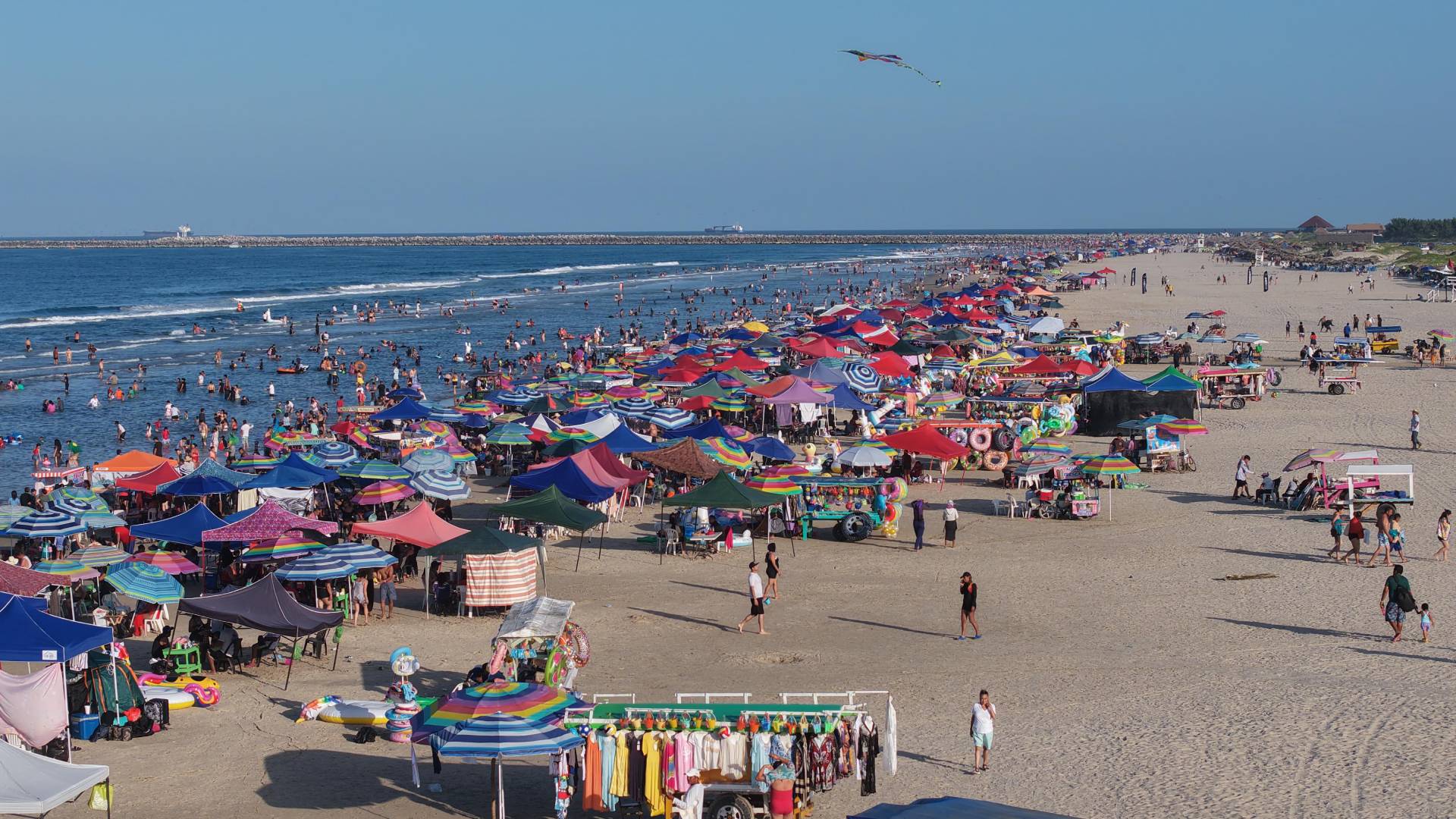 Playa Miramar apunta a superar 1.5 millones de visitantes