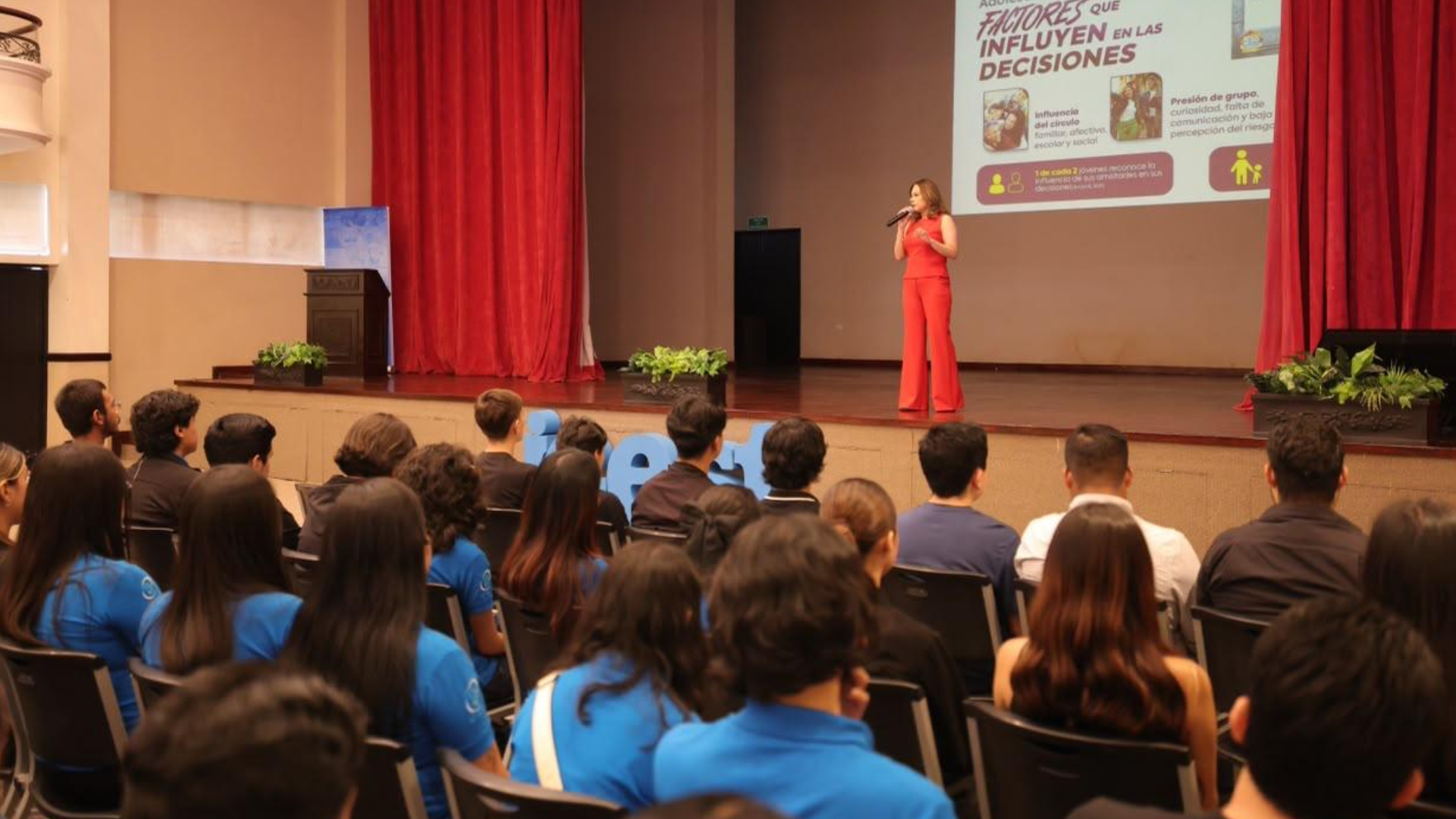 La magistrada Tania Contreras López impartió conferencia a estudiantes del ICEST
