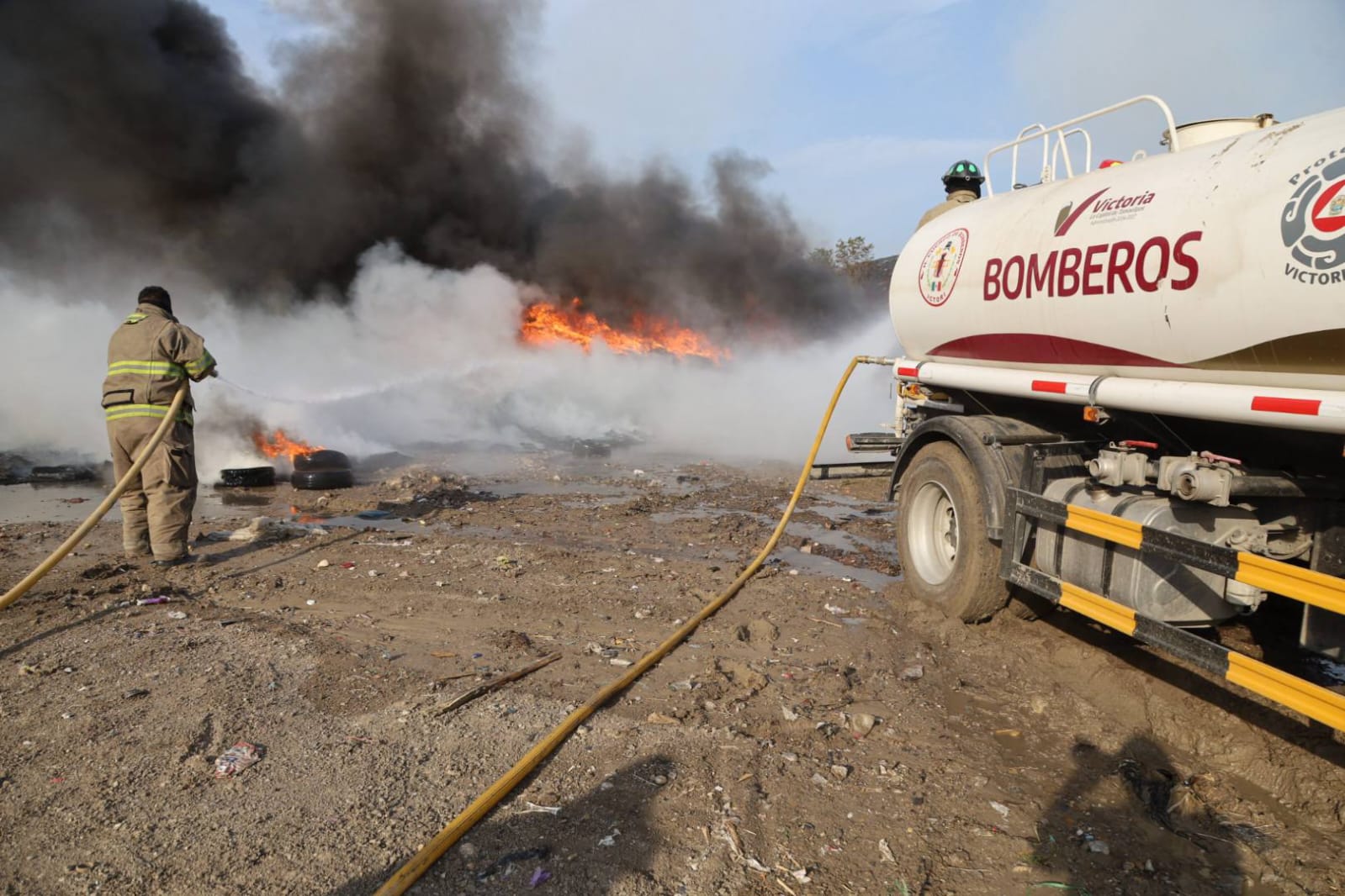 Exije Gobierno de Victoria investigar incendio en relleno sanitario