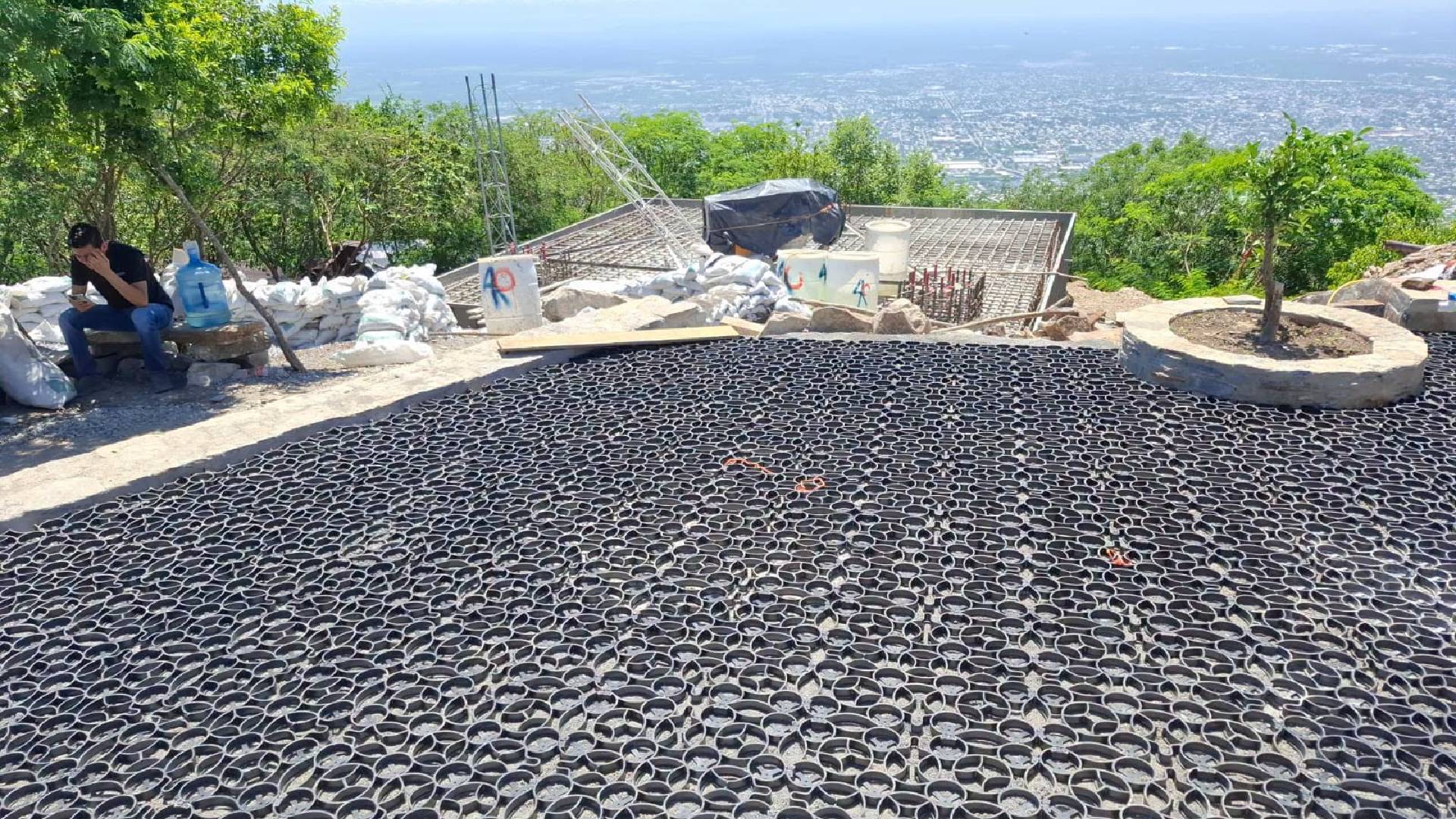 Continúan obras de la Bandera Monumental al interior del Cuartel Militar