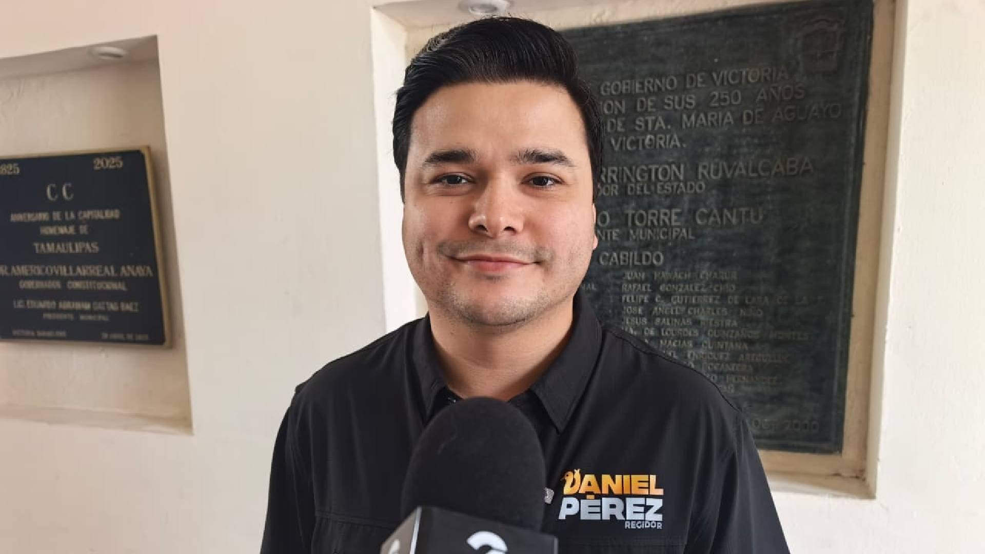 Secretarios con aspiraciones deben renunciar o ponerse a chambear : Daniel Peréz