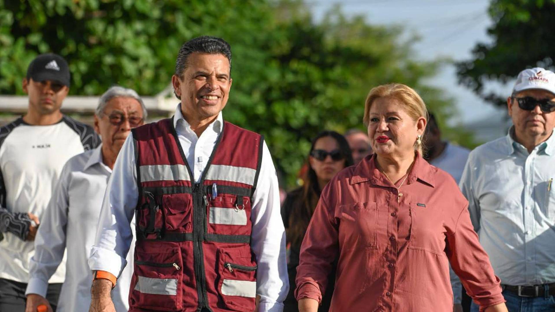Lalo Gattás recorre colonias de Victoria para atender peticiones ciudadanas