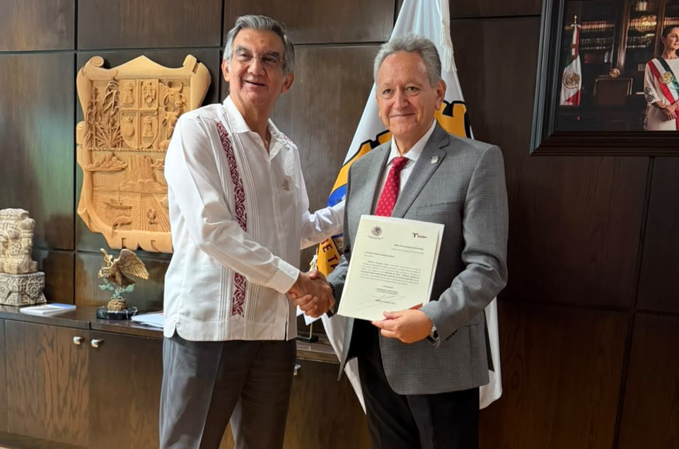 Designa gobernador Américo Villarreal a Ricardo Guerrero como nuevo secretario de Salud