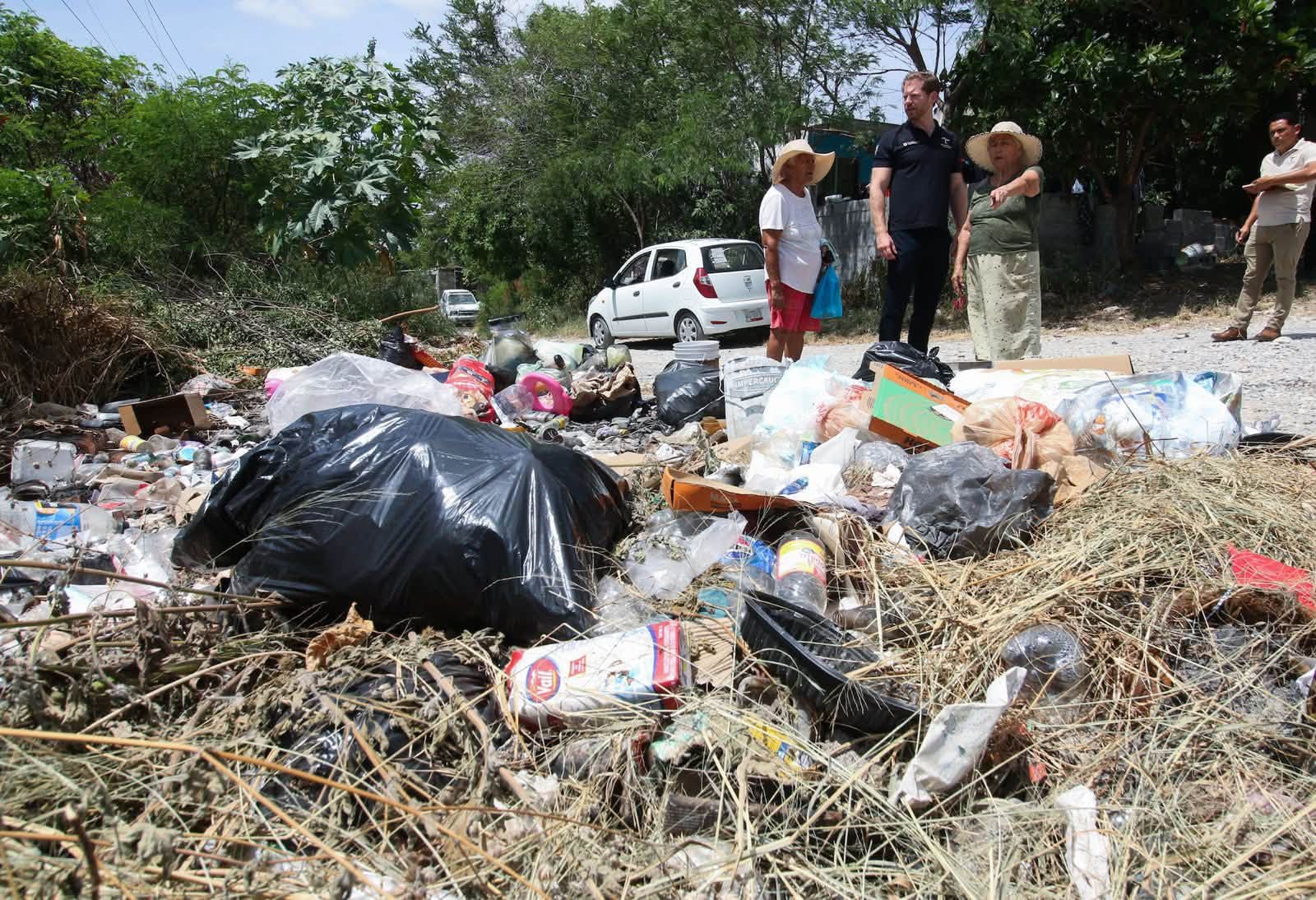 SEDUMA retira basura de tiraderos clandestinos en la colonia Vamos Tamaulipas de Ciudad Victoria