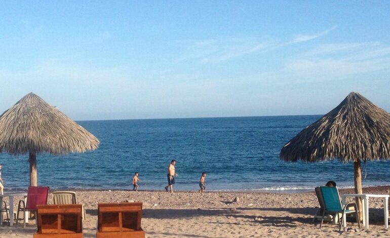 COEPRIS refuerza vigilancia sanitaria y confirma playas aptas para vacacionistas