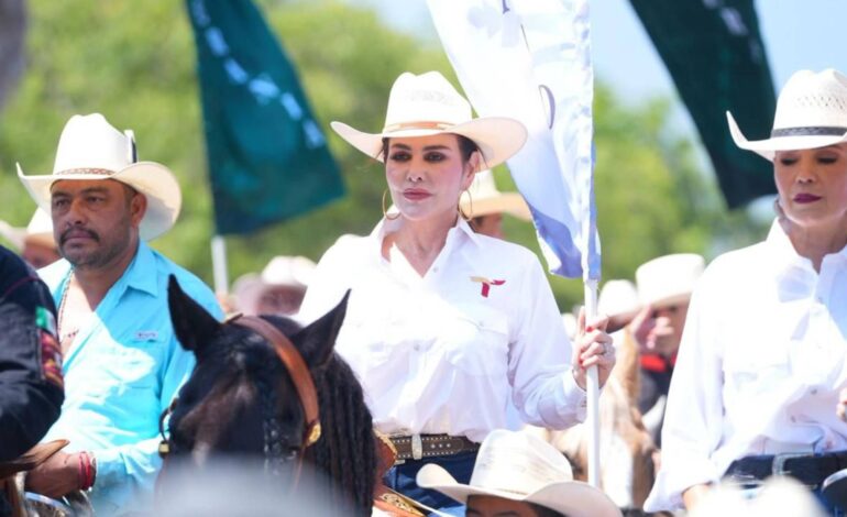 Carmen Lilia Canturosas se suma a la cabalgata de la unidad y reafirma respaldo al gobernador Américo Villarreal