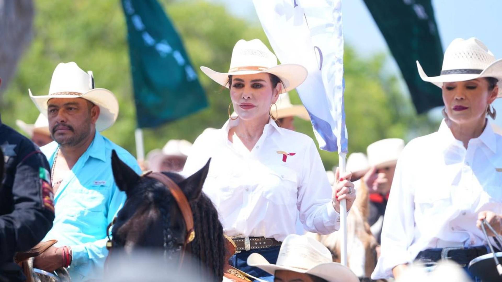 Carmen Lilia Canturosas se suma a la cabalgata de la unidad y reafirma respaldo al gobernador Américo Villarreal