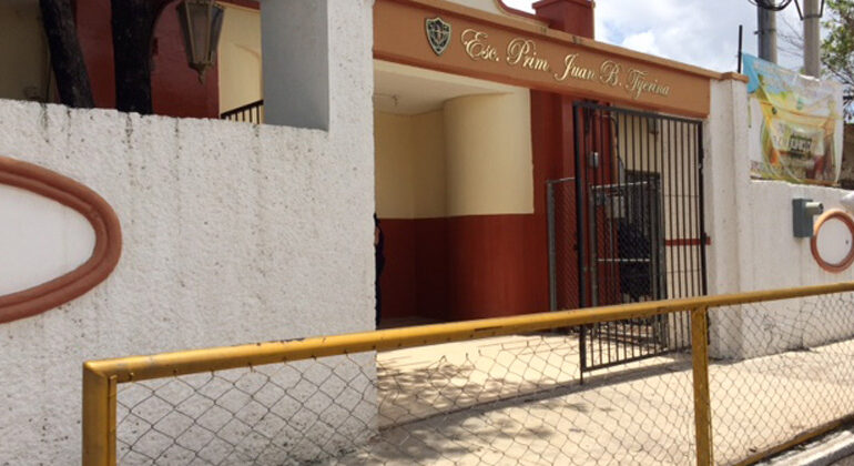 Por robo de transformador, primaria inicia ciclo escolar en línea