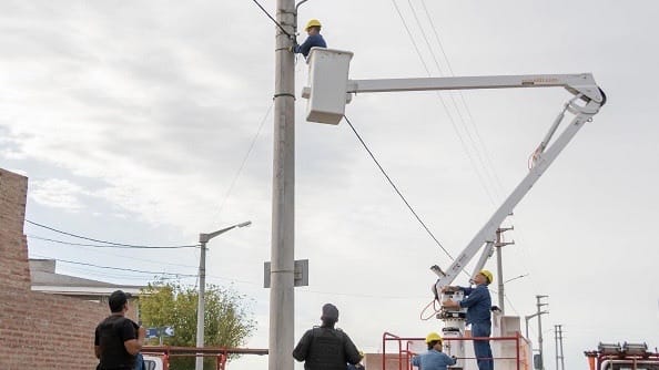Tomas clandestinas ponen en riesgo la red eléctrica de Tamaulipas