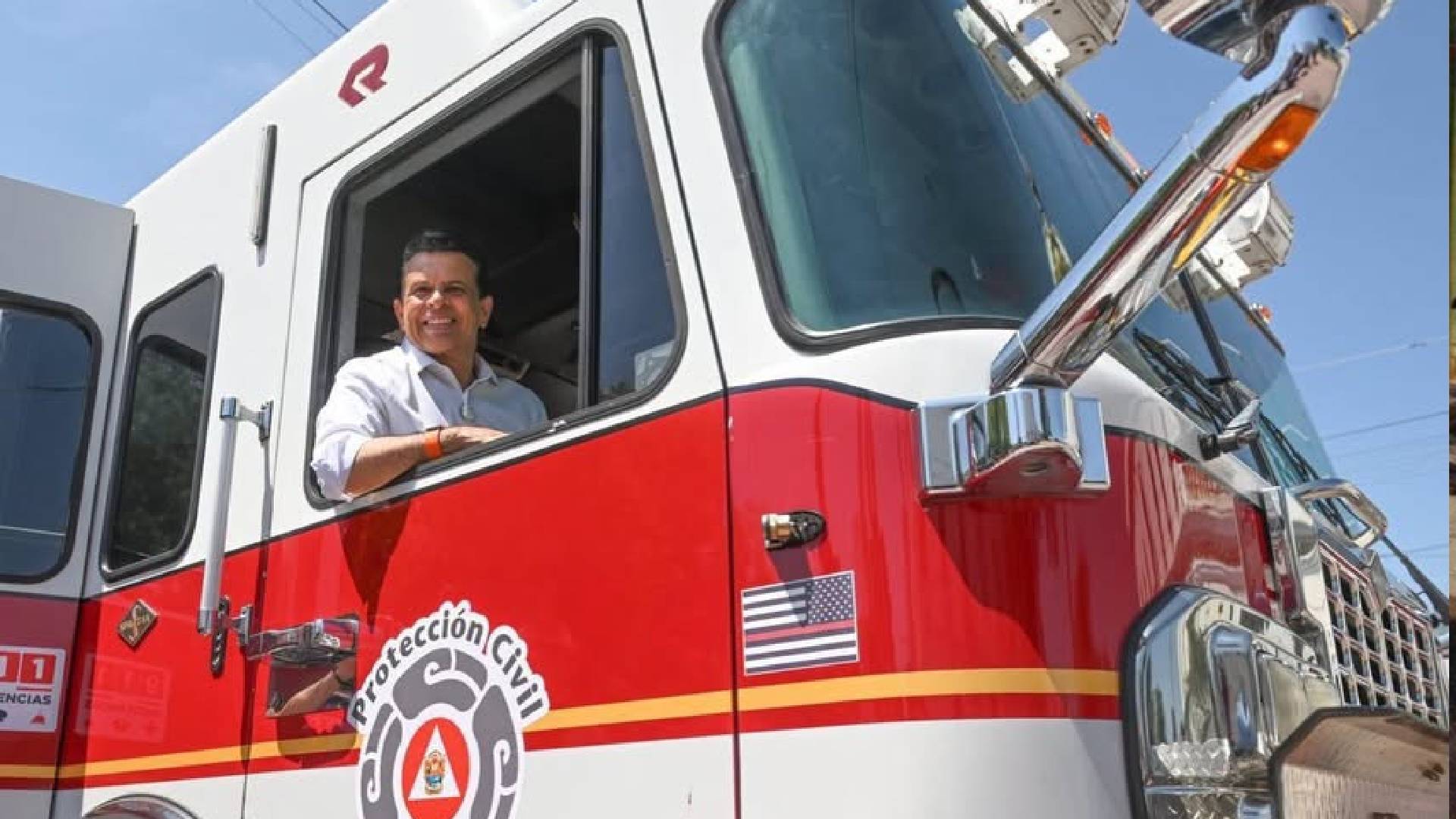 Lalo Gattás equipa a Bomberos de Victoria con nuevo camión