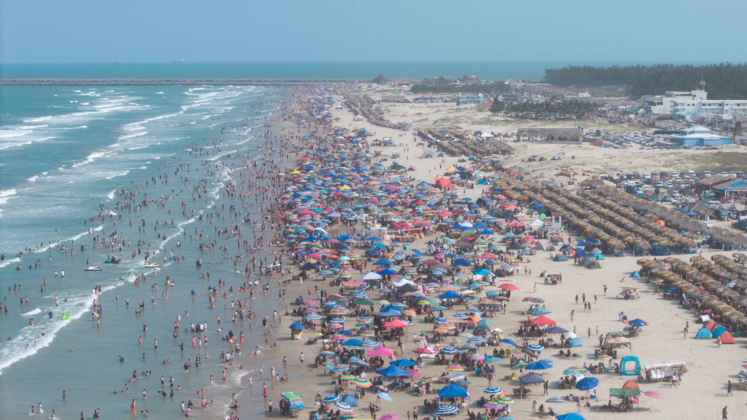 Playa Miramar rompe récord con más de 2.1 millones de visitantes este verano