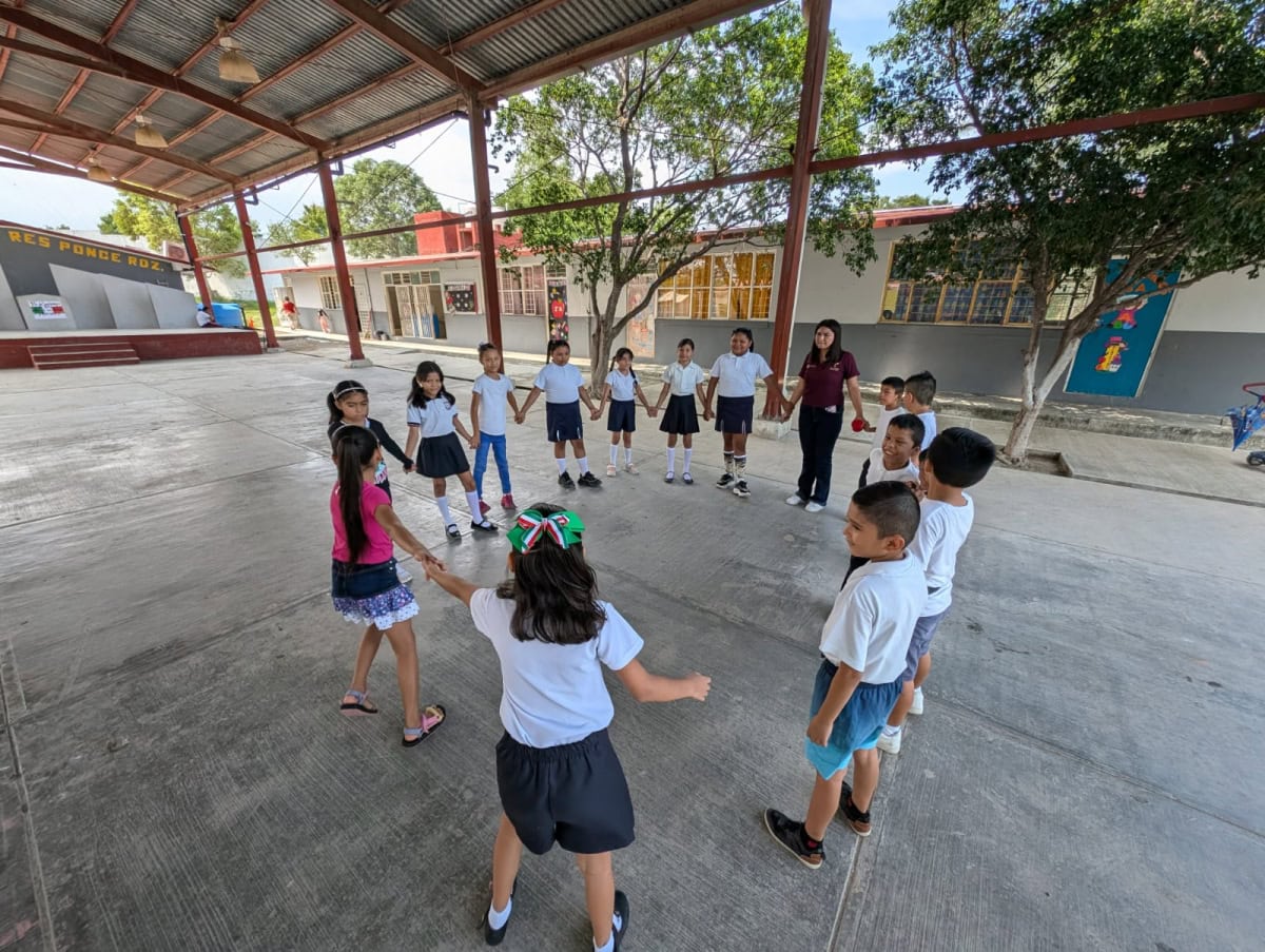 Llama Salud a reforzar cuidados contra el calor en escuelas