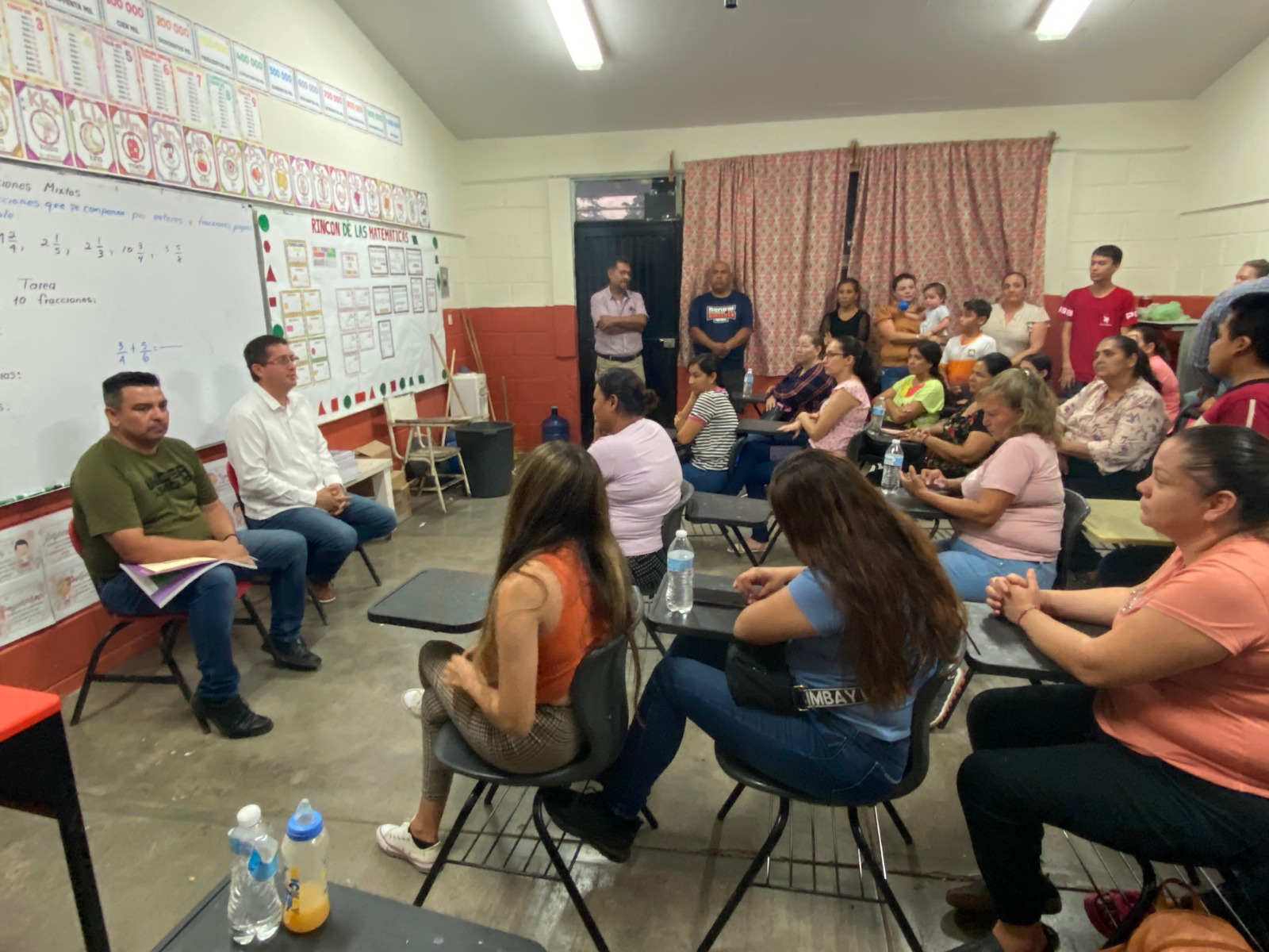 Piden a padres de familia mayor atención ante los retos que enfrentan estudiantes