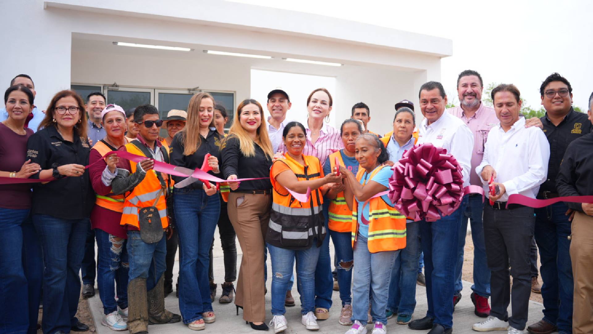 Alcaldesa Carmen Lilia dignifica el trabajo del personal que transforma los espacios públicos
