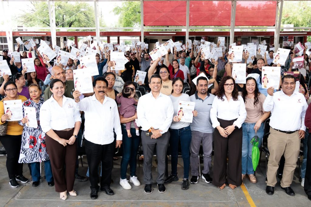 Preside el alcalde Lalo Gattás asamblea informativa de beca Rita Cetina.