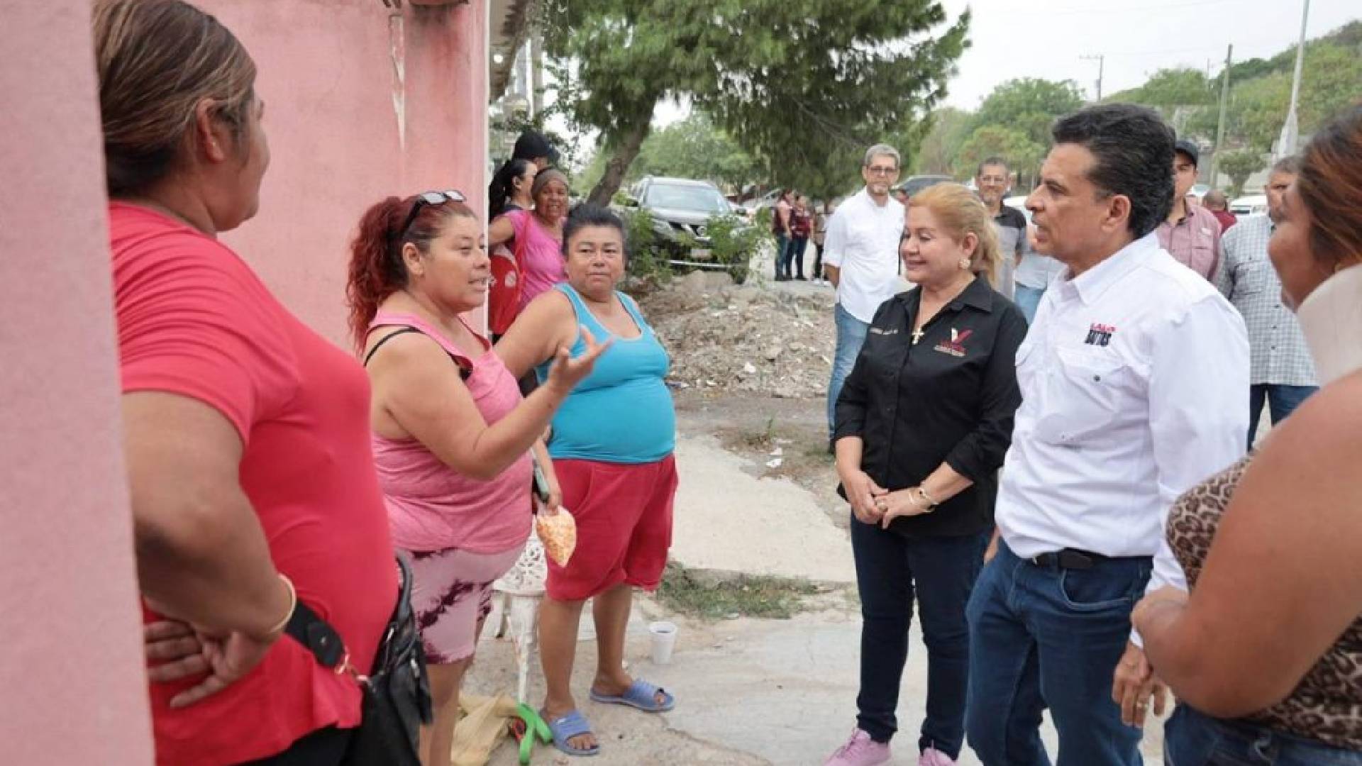 Lalo Gattás lleva “Tu Voz Transforma” a la colonia Linda Vista