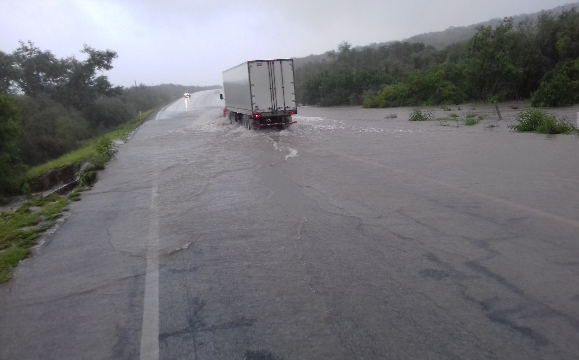 Lluvias provocan daños en carreteras de Tamaulipas; realizan evaluación de afectaciones